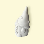 Figura de Yeso sin Pintar – Gnoma con Corazones 💖