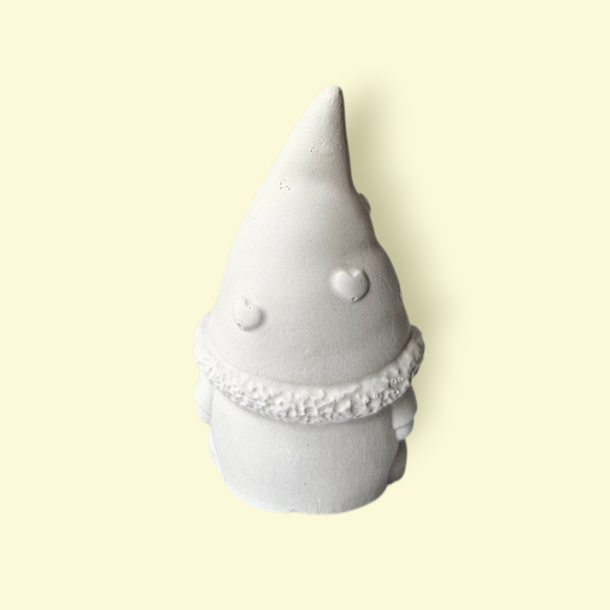 Figura de Yeso sin Pintar – Gnoma con Corazones 💖
