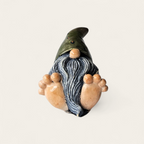 Gnomo de Barba Larga con Pies Descalzos | Figura artesanal pintada a mano