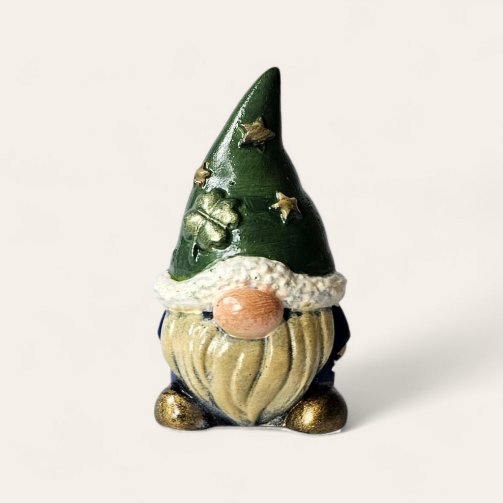 Gnomo de Trébol | Figura artesanal pintada a mano
